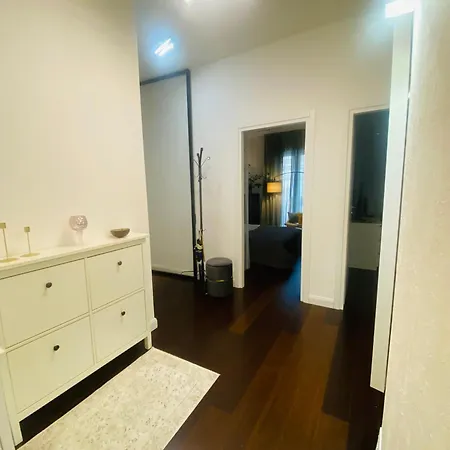 And Parking Apartment *